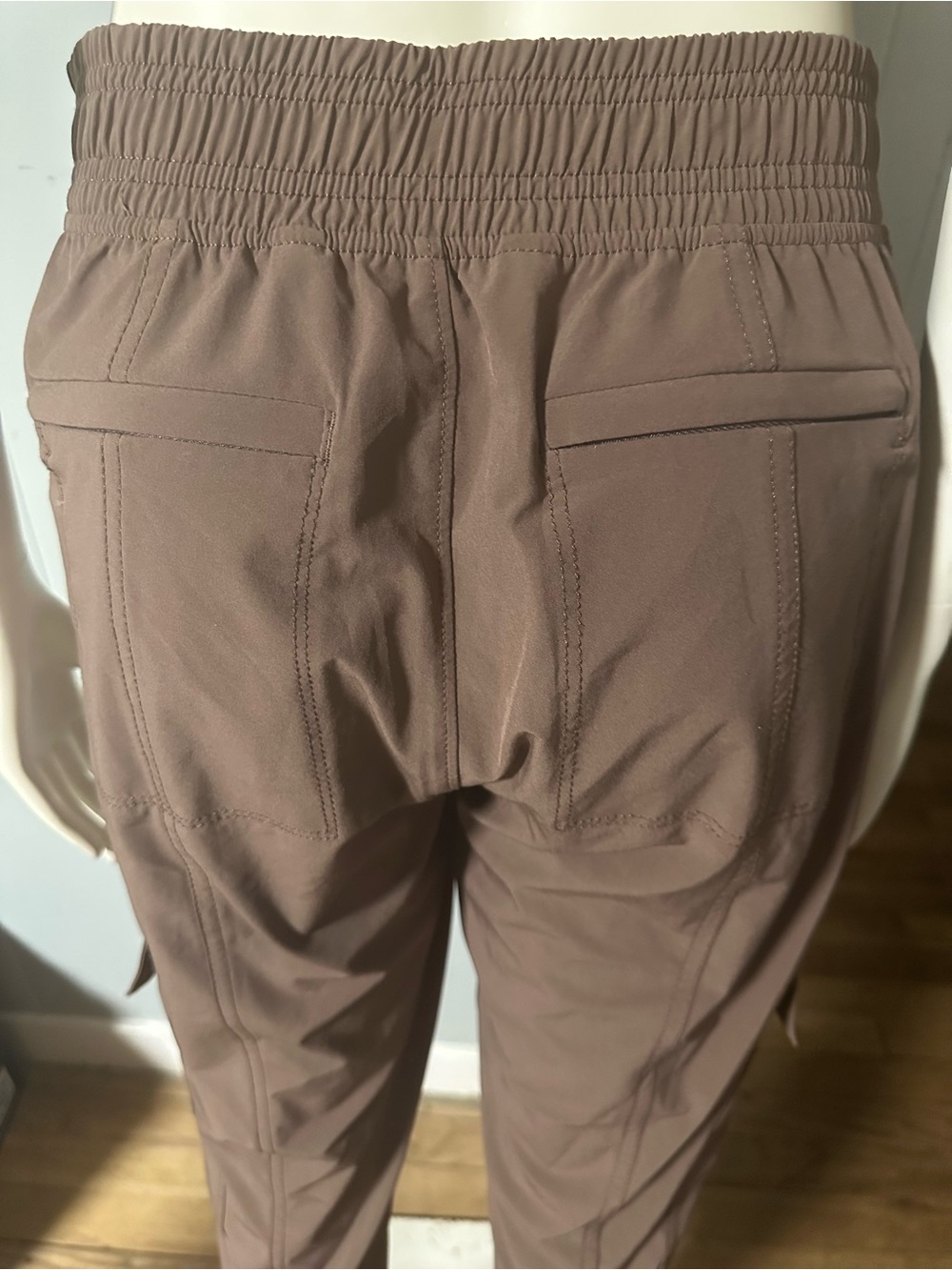 Women’s Brown Cargo Jogger Pants Lightweight Stretch Utility Athleisure Size 0 - Picture 3 of 9